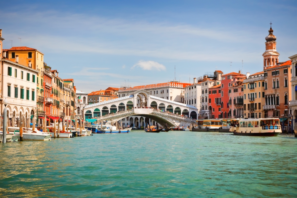 Springtime Splendor: Italy Vacation Packages to Enjoy the Bloom
